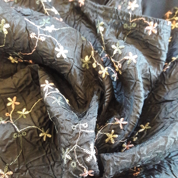 Black Floral Halter Top Sz M - Picture 3 of 9